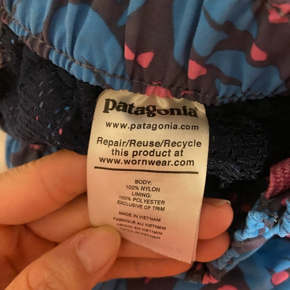 PATAGONIA- blue and pink bright floral print shorts - Picture 3 of 3